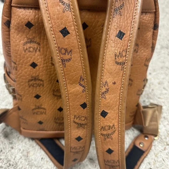 Authentic MCM Medium size backpack - Picture 4 of 12